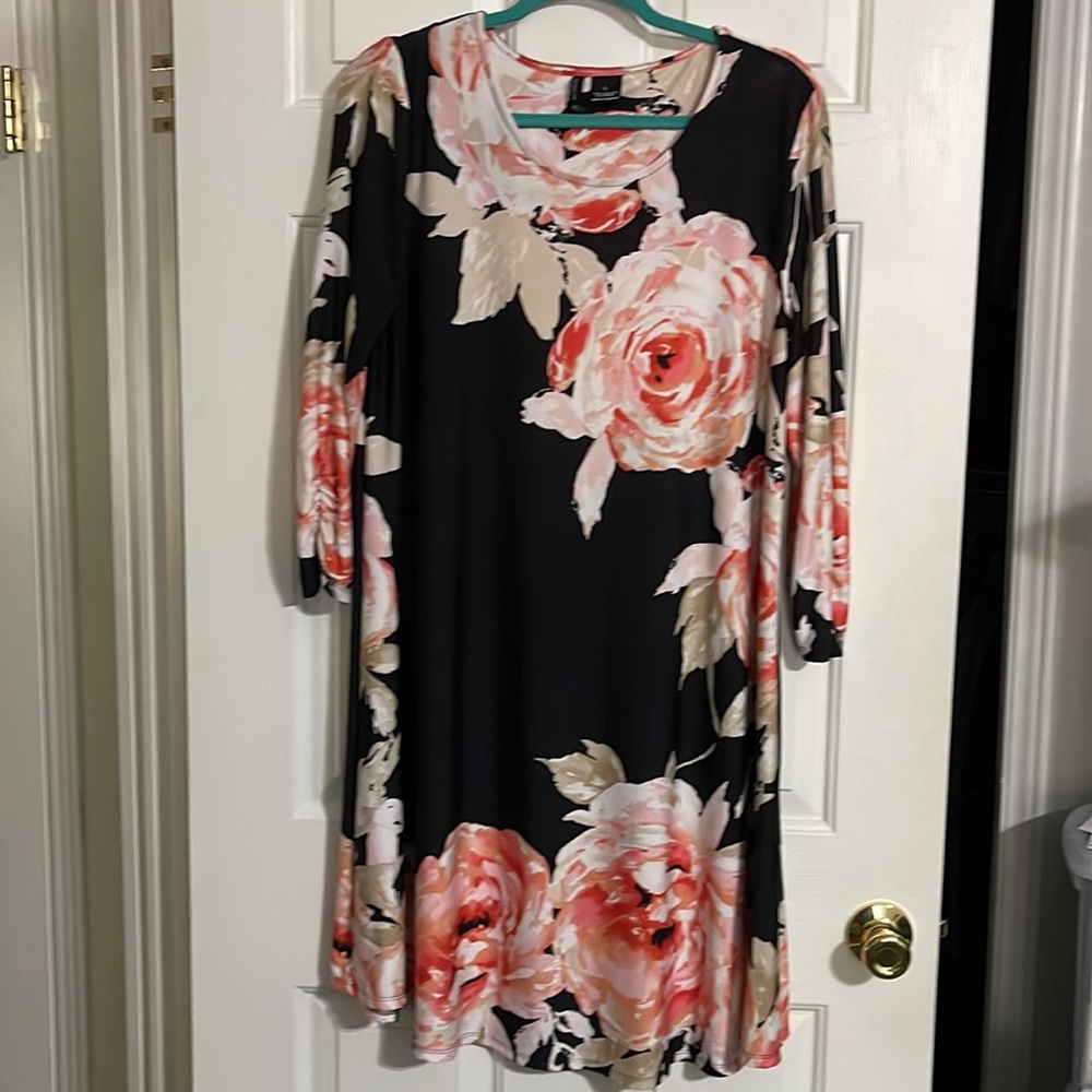 Excellent Condition Smoke Free Home Black print a-line dress